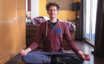 Yoga at home – the opportunity for your own yoga practice - FindeDeinYoga.org