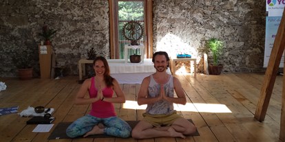 Yogakurs - Kurse für bestimmte Zielgruppen: Yoga für Refugees - Österreich - Elljo Yoga