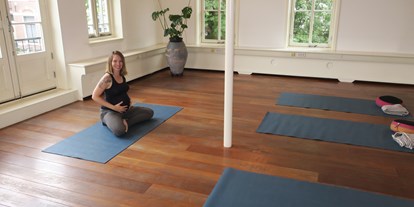 Yogakurs - Kurse für bestimmte Zielgruppen: Kurse für Schwangere (Pränatal) - Österreich - Elljo Yoga