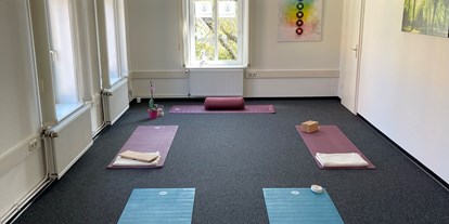 Yogakurs - vorhandenes Yogazubehör: Meditationshocker - Soltau - Unsere "gute Stube".  - Yogastuuv
