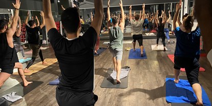 Yogakurs - Erreichbarkeit: gut mit der Bahn - Hessen Süd - Power Yoga Vinyasa, Pilates, Yoga Therapie, Classic Yoga