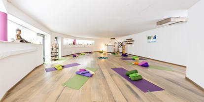 Yogakurs - Kurse für bestimmte Zielgruppen: Kurse für Schwangere (Pränatal) - Bayern - 2 hochwertigen Luftreinigungsanlagen sorgen für reine und gute Luft während der Yogastunden - Yoga und Krebs (YuK)