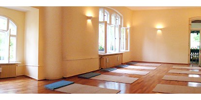 Yogakurs - Kurse für bestimmte Zielgruppen: Kurse nur für Männer - Berlin-Stadt Zehlendorf - Seminarraum 2 - Weg der Mitte Gesundheits- und Ausbildungszentrum