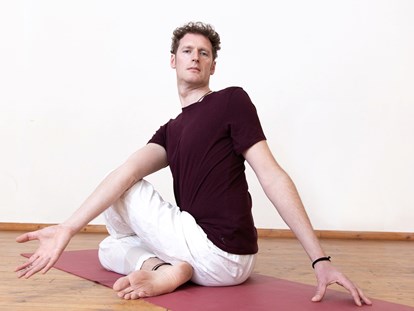 Yogakurs - Mitglied im Yoga-Verband: BYV (Der Berufsverband der Yoga Vidya Lehrer/innen) - Yoga fürs Wohlbefinden