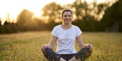 Yogakurs - Yogastil: Meditation - Hessen Süd - Zeit für dich mit Yoga & Achtsamkeit