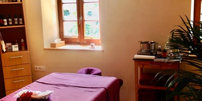 Yogakurs - Ambiente: Kleine Räumlichkeiten - Oberbayern - Ayurveda Massage Lounge - Raum des Herzens - Entspannung, Gesundheit, Meditation mit Yoga & Ayurveda