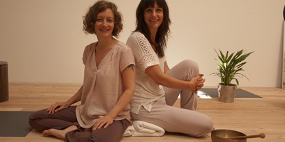 Yogakurs - vorhandenes Yogazubehör: Decken - Österreich - maitri.at | Yoga leben