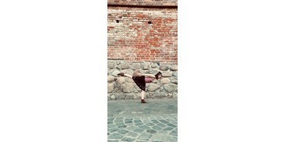 Yogakurs - Kurse für bestimmte Zielgruppen: Rückbildungskurse (Postnatal) - Ostseeküste - ATELIER FÜR YOGA & TANZ •YogaPilates Tanz Tanztherapie Achtsamkeit & Coaching
