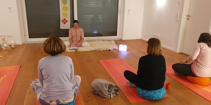 Yogakurs - Ambiente: Gemütlich - Ludwigsburg - Yoga bei und nach Krebs (YuK) – Kornwestheim (bei Stuttgart) LIVE 