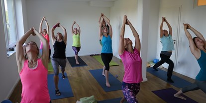 Yoga course - vorhandenes Yogazubehör: Decken - Yoga Gruppenkurse in der YEP Lounge in Bremen Horn - YEP Lounge