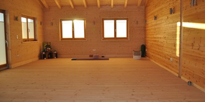 Yogakurs - Ausstattung: kostenloses WLAN - Bayern - Mondholzyoga  Claudia Eichinger in Aidenbach