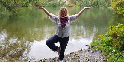 Yogakurs - geeignet für: Anfänger - Ostbayern - Mondholzyoga  Claudia Eichinger in Aidenbach