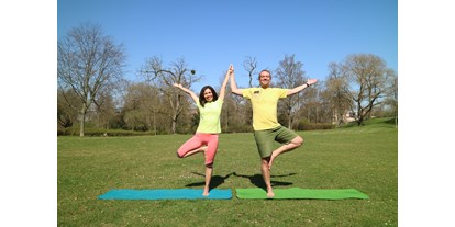Yogakurs - Yogastil: Kinderyoga - Hessen Süd - Yogakurs auf dem Schlossgarten in Mannheim - Here and Now Yoga in Mannheim