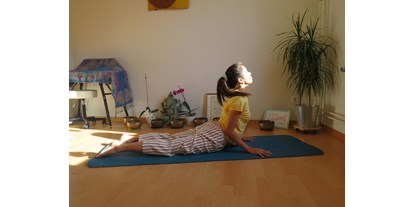 Yoga course - Kurse für bestimmte Zielgruppen: Yoga für Refugees - Online Yogakurs - Here and Now Yoga in Mannheim