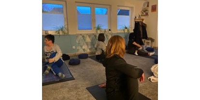 Yoga course - Kurse mit Förderung durch Krankenkassen - Hatha Yoga Damen - Beate Haripriya Göke
