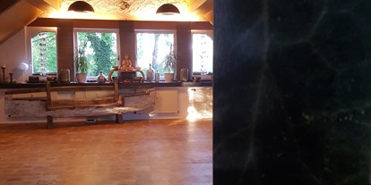 Yogakurs - Ambiente: Große Räumlichkeiten - Wuppertal Elberfeld - Yogaraum im Aufatmen Yogastudio - Aufatmen ~ Raum für Yoga und Mehr