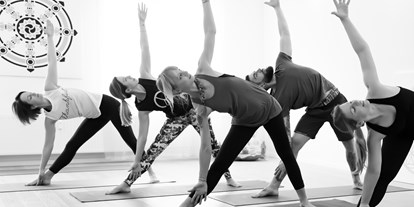 Yogakurs - Erfahrung im Unterrichten: > 100 Yoga-Kurse - Hessen Süd - Yoga by Nina