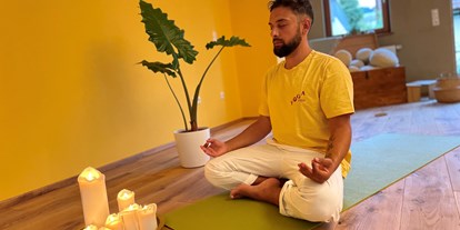 Yogakurs - Yogastil: Svastha Yoga - Emran (Yogalehrer) - Hatha YIN Yogakurs (8x90 Min.)