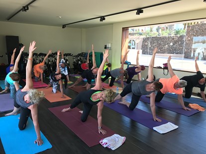 Yogakurs - vorhandenes Yogazubehör: Yogagurte - Yoga Retreat Fuerteventura 2017 - Qi-Life Yoga