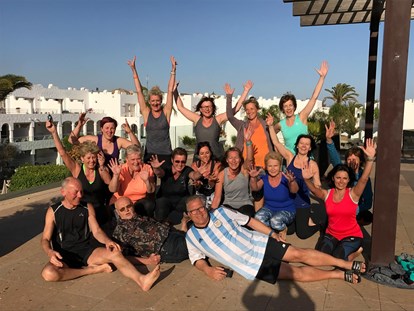 Yogakurs - vorhandenes Yogazubehör: Yogamatten - Yoga Retreat Fuerteventura 2017 - Qi-Life Yoga