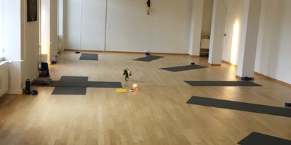 Yogakurs - Kurssprache: Deutsch - Thurgau - Der Yoga Raum Yoga parenam - Yoga parenam