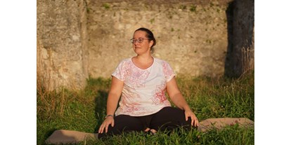 Yoga course - Kurse mit Förderung durch Krankenkassen - Tanjas Yogawelt / Tanja Loos-Lermer