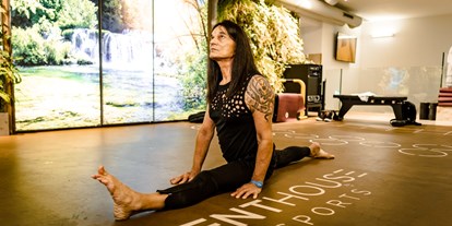 Yogakurs - Erfahrung im Unterrichten: > 5000 Yoga-Kurse - Wien - Oskar Hodosi Yogameister