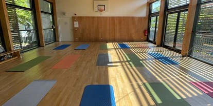 Yogakurs - Erfahrung im Unterrichten: > 100 Yoga-Kurse - München - YOGA mitsandra GLÜCK