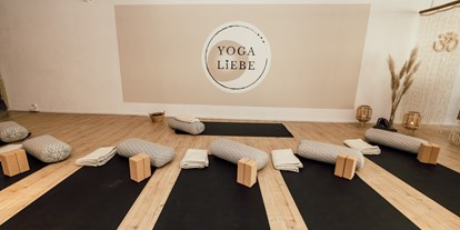 Yogakurs - Zertifizierung: 200 UE Yoga Alliance (AYA)  - Franken - Hatha Yoga / Vinyasa Yoga / Yin Yoga / Schwangerschaftsyoga / Mama&Baby Yoga