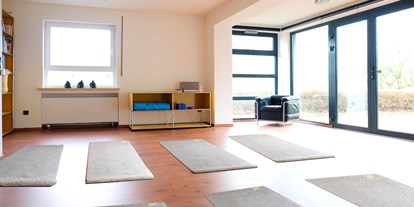 Yogakurs - Ausstattung: kostenloses WLAN - Felsberg Beuern - Yoga in Felsberg: 1:1 Personal Yoga täglich in Felsberg, Präsenz oder Online