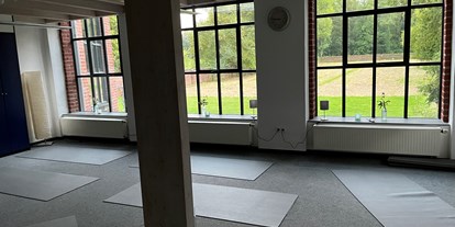 Yogakurs - Art der Yogakurse: Offene Kurse (Einstieg jederzeit möglich) - Münsterland - Yoga auf dem Stuhl