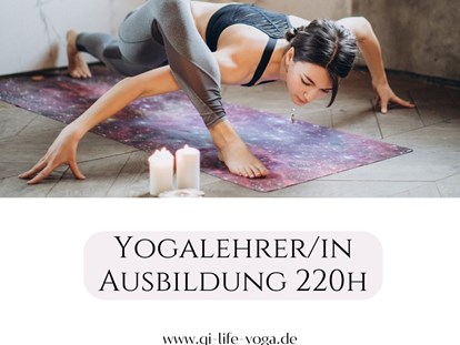 Yogakurs - vorhandenes Yogazubehör: Yogablöcke - Deutschland - Yogalehrer Ausbildung, Vinyasa Yoga, Power Yoga - Qi-Life Yogalehrer Ausbildung 220h