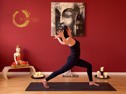 Yogakurs - Vermittelte Yogawege: Hatha Yoga (Yoga des Körpers) - Deutschland - Qi-Life Yogalehrer Ausbildung 220h