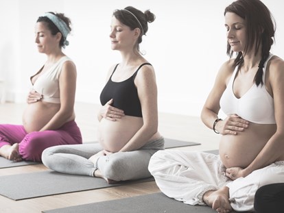 Yogakurs - Art der Yogakurse: Offene Kurse (Einstieg jederzeit möglich) - Deutschland - Schwangeren-Yoga - Hatha Yoga für Frauen