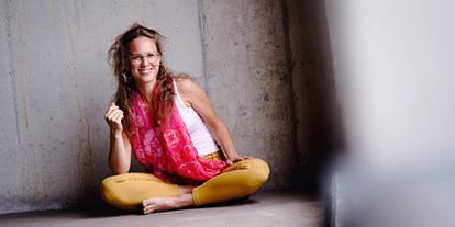 Yogakurs - Unterbringung: keine Unterkunft notwendig - Dozentin Farina Naja Schnell - KINDERYOGALEHRER AUSBILDUNG • Starkes Ich. Starke Kinder. Starke Welt.