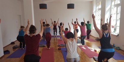 Yogakurs - Kurssprache: Englisch - Elbeland - yogatag leipzig im yogarausch - yogarausch