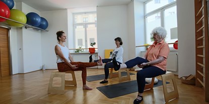 Yogakurs - Art der Yogakurse: Offene Kurse (Einstieg jederzeit möglich) - Wien-Stadt Kagran - habohami ♥ YOGA FÜR SENIOREN 60+ - habohami ♥ YOGA FÜR SENIOREN 60+
