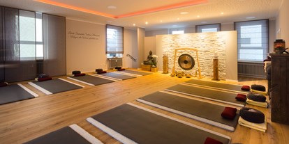 Yogakurs - Ausstattung: Sitzecke - Stuttgart / Kurpfalz / Odenwald ... - Yogaraum Einzigartig - Hatha-Yoga im Yogaraum Einzigartig