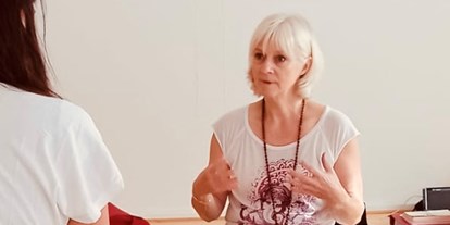 Yogakurs - Erreichbarkeit: gut mit der Bahn - Pfalz - Personal Training - Vera Kern-Schunk YogaStudio GlücksRaumGefühl