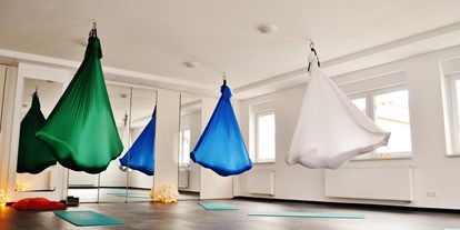 Yogakurs - Erreichbarkeit: gut mit dem Bus - Mehlingen - Aerial Yoga Workshop - Vera Kern-Schunk YogaStudio GlücksRaumGefühl
