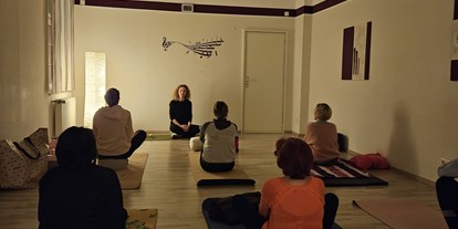 Yogakurs - Zertifizierung: 400 UE BYV - Yoga Raum 
Schultenstr. 42, GLA  - Yin Yoga und Meditation 