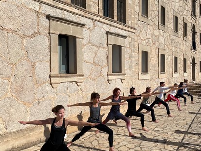 Yogakurs - Yogastil: Meditation  - Yoga & Meditation in einem alten Kloster auf Mallorca