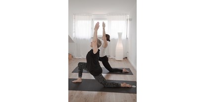 Yogakurs - vorhandenes Yogazubehör: Decken - Region Chiemsee - Yoga Petra Weiland