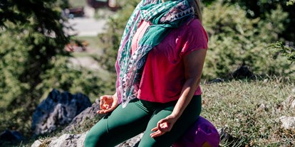 Yogakurs - vorhandenes Yogazubehör: Yogamatten - Faszienyoga und Wanderretreat auf der Oberen Firstalm