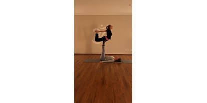 Yogakurs - geeignet für: Fortgeschrittene - Seevetal - Pauline Willrodt / Vinyasa Yoga, Acroyoga, Family Acroyoga, Thaiyogamassage