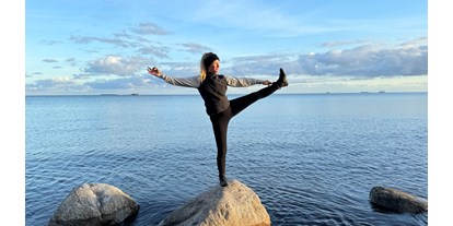 Yogakurs - Art der Yogakurse: Offene Kurse (Einstieg jederzeit möglich) - Winsen (Luhe) - Pauline Willrodt / Vinyasa Yoga, Acroyoga, Family Acroyoga, Thaiyogamassage