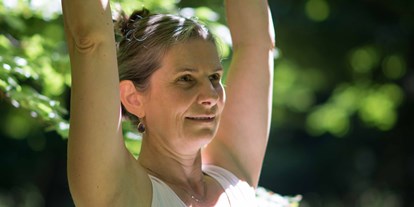 Yogakurs - Art der Yogakurse: Offene Kurse (Einstieg jederzeit möglich) - Schwarzwald - Yoga & Focusing, Annette Haas-Assenbaum
