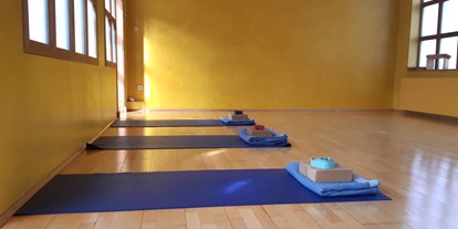 Yogakurs - vorhandenes Yogazubehör: Yogablöcke - Essen - Buddhistisches Zentrum Essen