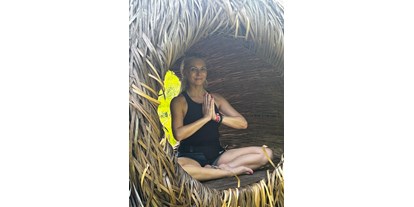 Yogakurs - geeignet für: Blinde- und Sehbehinderte - Ruhrgebiet - Bali Yoga Retreat - Gabi Sieckendieck Yoga 