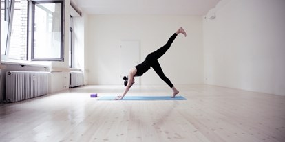 Yogakurs - Kurssprache: Weitere - Berlin-Stadt Neukölln - Zen Yoga By Dynamic Mindfulness